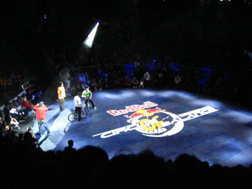 RED BULL CIRCLE OF BALANCE 記念セール