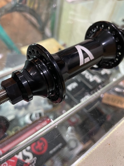 画像: ARES BIKES FHB FRONT HUB Ti-AXLE